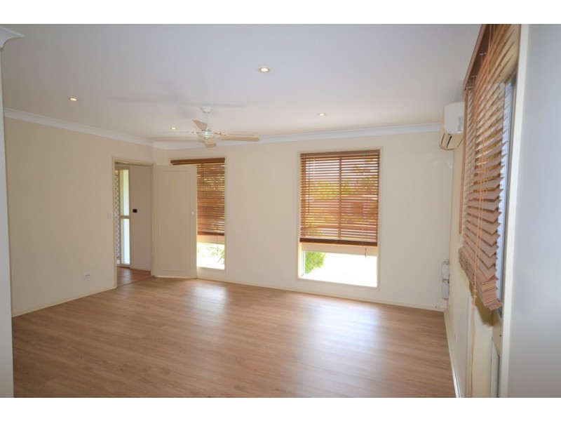 16 Castle Glen, North Nowra NSW 2541