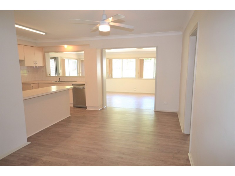 16 Castle Glen, North Nowra NSW 2541