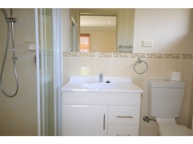 16 Castle Glen, North Nowra NSW 2541