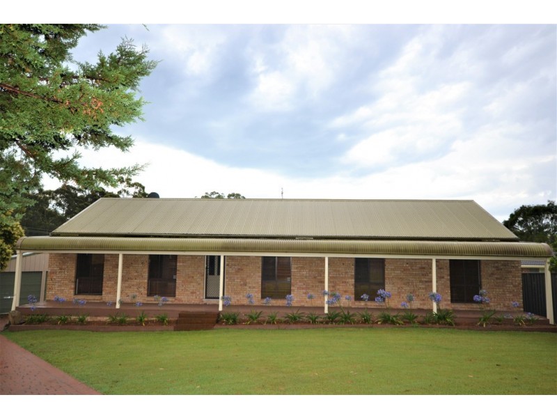 8 Rosewood Close, Nowra NSW 2541