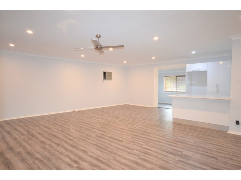 8 Rosewood Close, Nowra NSW 2541