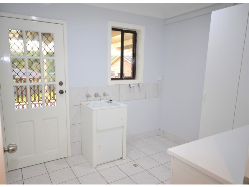 8 Rosewood Close, Nowra NSW 2541