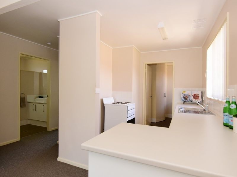 1 and 2 / 143 Cambewarra Road, Bomaderry NSW 2541
