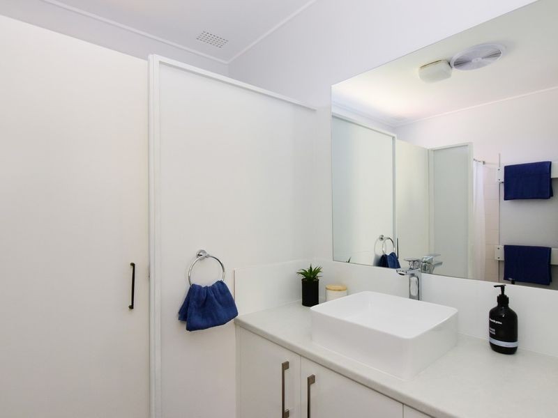 1 and 2 / 143 Cambewarra Road, Bomaderry NSW 2541