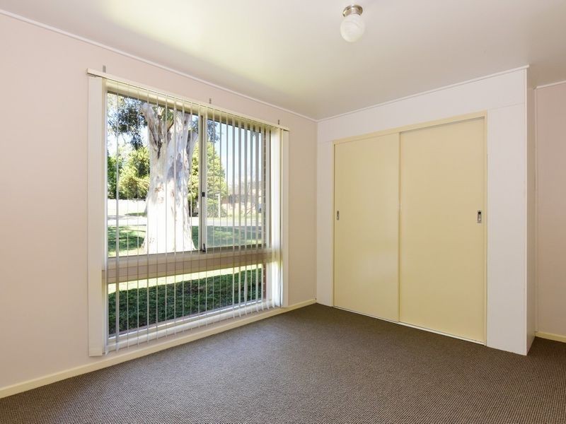 1 and 2 / 143 Cambewarra Road, Bomaderry NSW 2541
