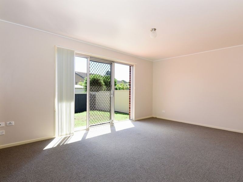 1 and 2 / 143 Cambewarra Road, Bomaderry NSW 2541