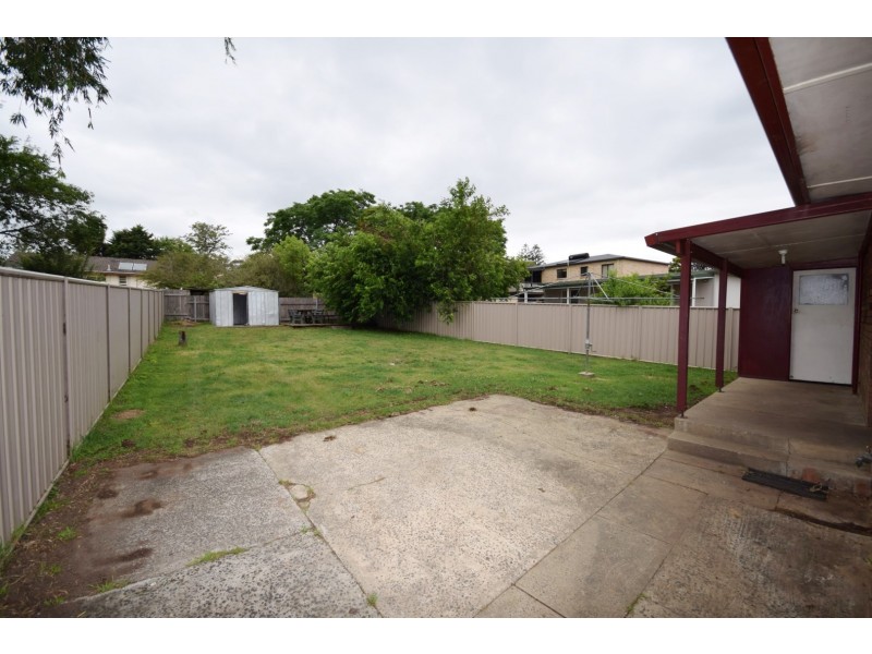 35 Sampson Crescent, Bomaderry NSW 2541