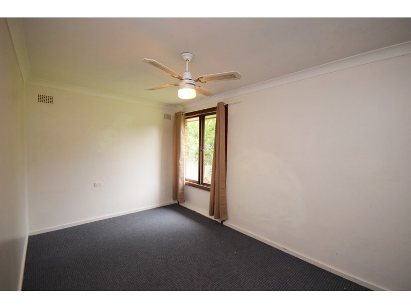 35 Sampson Crescent, Bomaderry NSW 2541