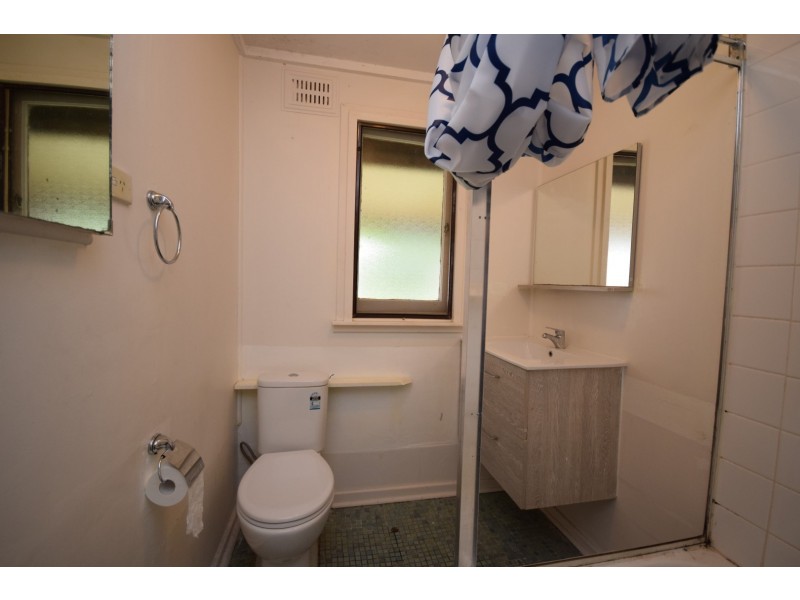 35 Sampson Crescent, Bomaderry NSW 2541