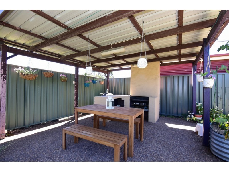 27 Salisbury Drive, Nowra NSW 2541