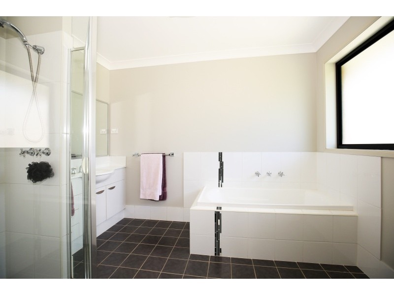 56 Kardella Avenue, Nowra NSW 2541