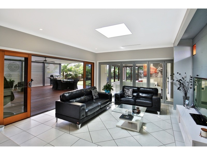 24 Amundsen Avenue, Shoalhaven Heads NSW 2535