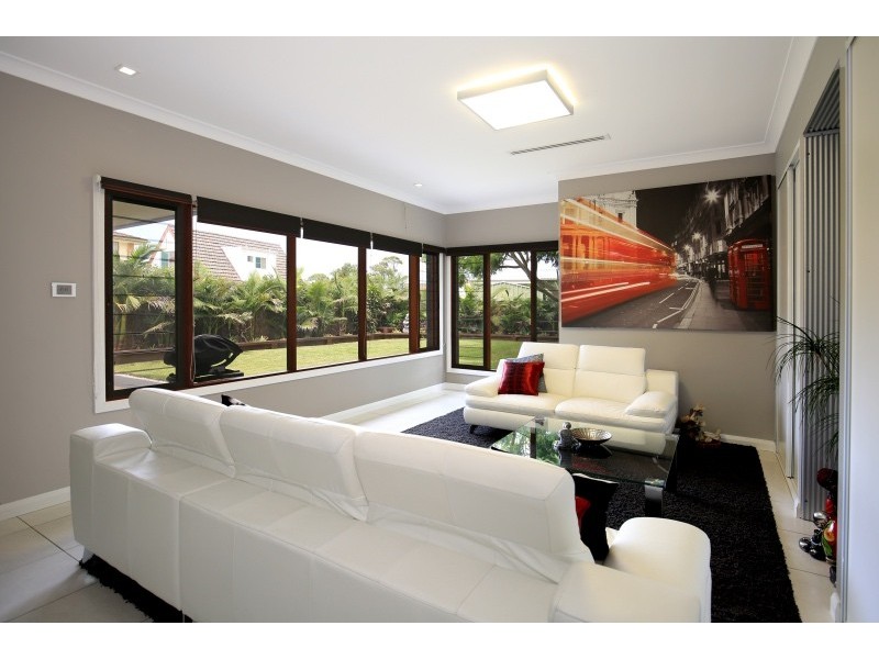 24 Amundsen Avenue, Shoalhaven Heads NSW 2535