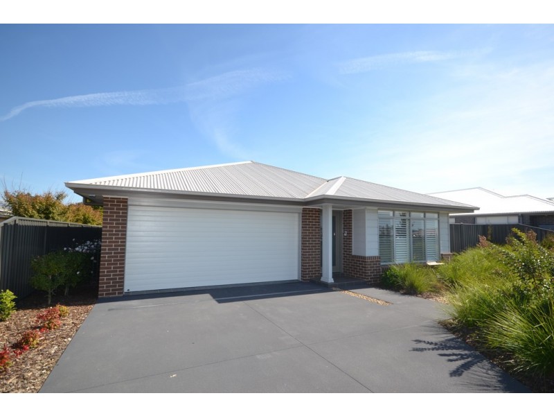 34 Firetail Street, South Nowra NSW 2541