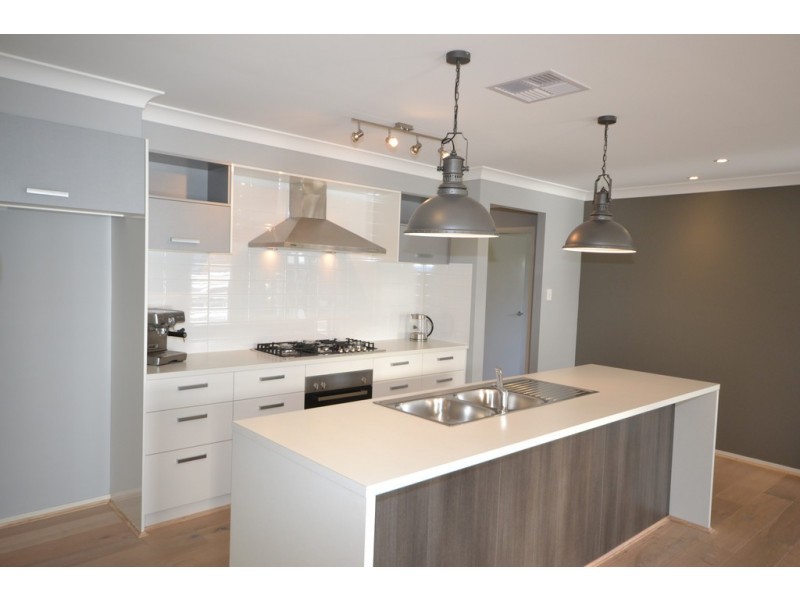 34 Firetail Street, South Nowra NSW 2541