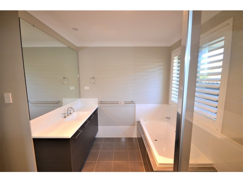 34 Firetail Street, South Nowra NSW 2541