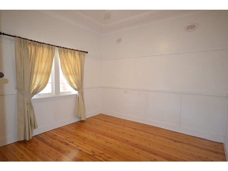 34 Worrigee Street, Nowra NSW 2541