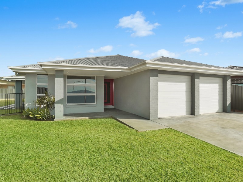17 Silvereye Place, South Nowra NSW 2541