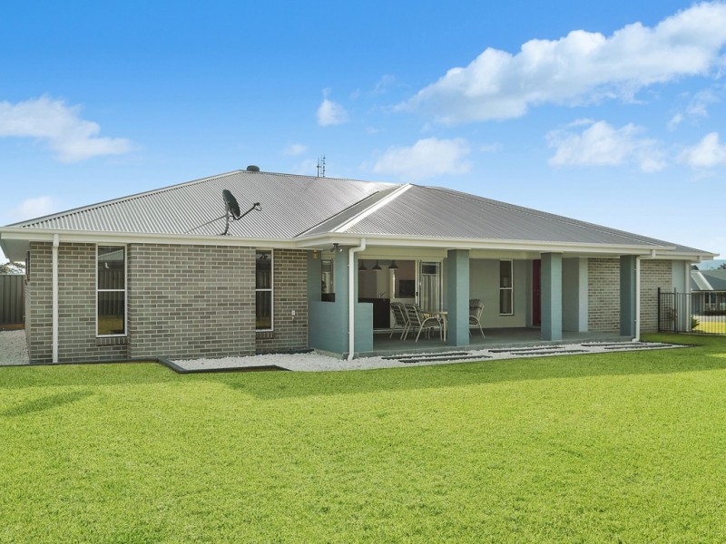 17 Silvereye Place, South Nowra NSW 2541