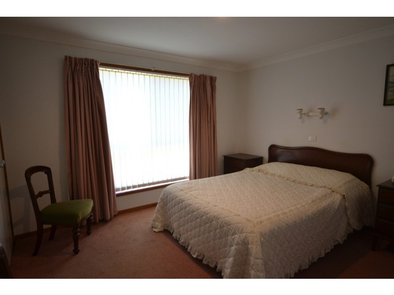 13 Westborne Drive, Nowra NSW 2541