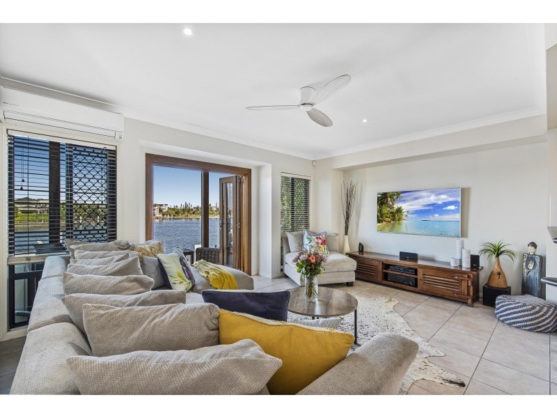 24 Sunbird Chase, Parrearra QLD 4575