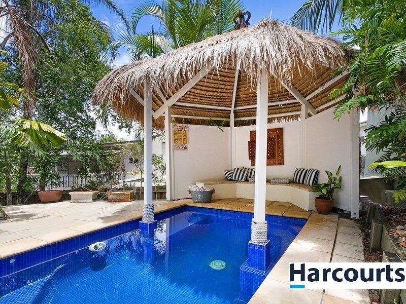 6 Nairana Rest, Noosa Heads QLD 4567