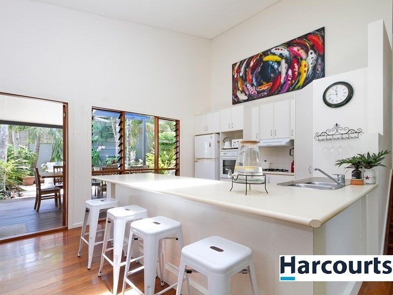 6 Nairana Rest, Noosa Heads QLD 4567