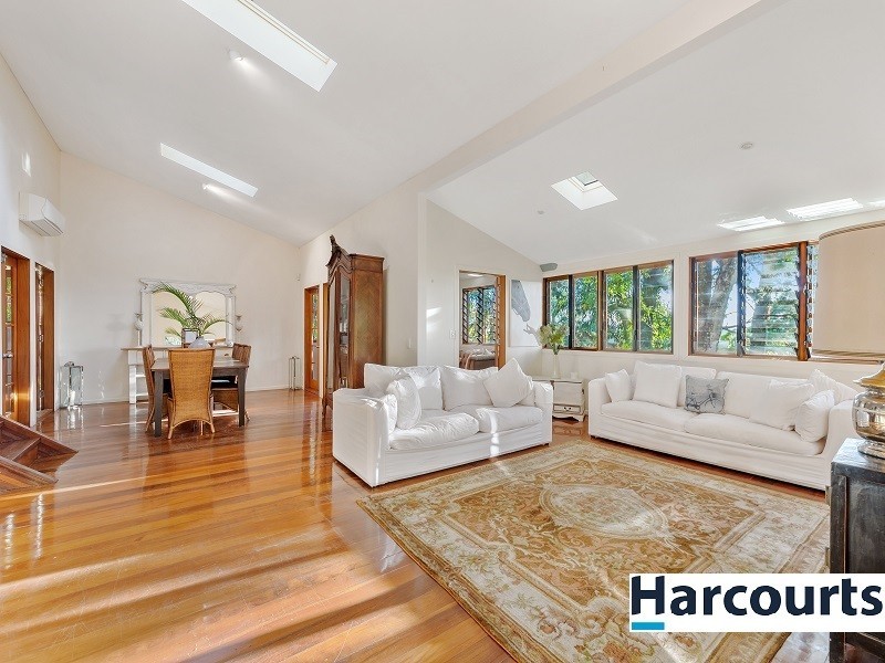 6 Nairana Rest, Noosa Heads QLD 4567