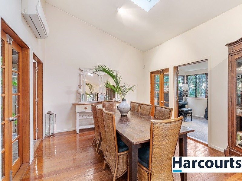 6 Nairana Rest, Noosa Heads QLD 4567