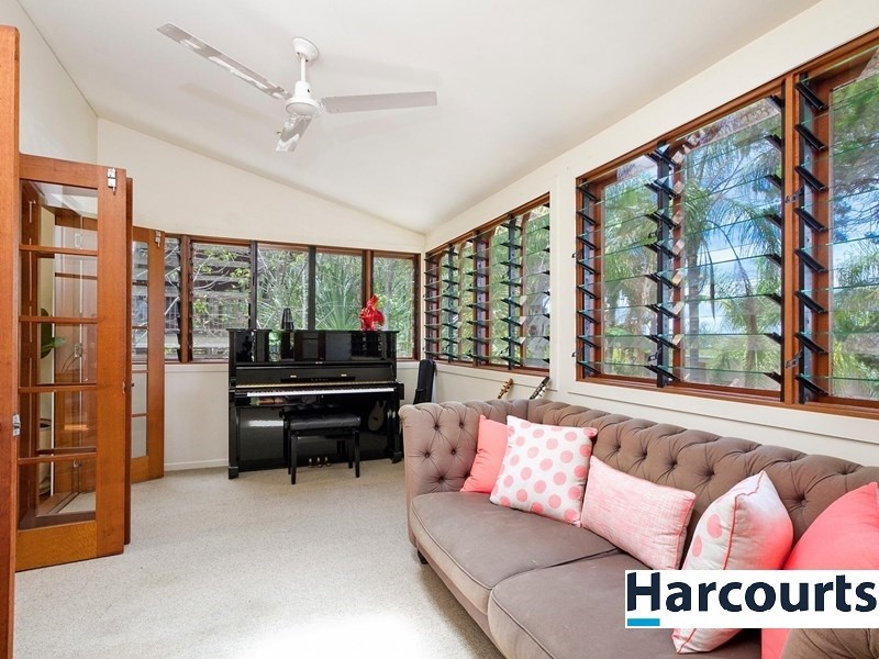 6 Nairana Rest, Noosa Heads QLD 4567