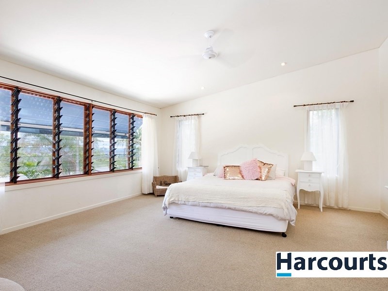 6 Nairana Rest, Noosa Heads QLD 4567