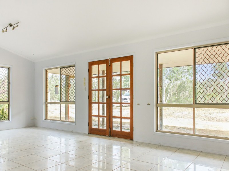 338 Paterson Road East, Paterson QLD 4570