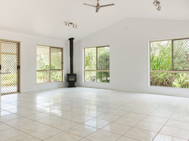 338 Paterson Road East, Paterson QLD 4570