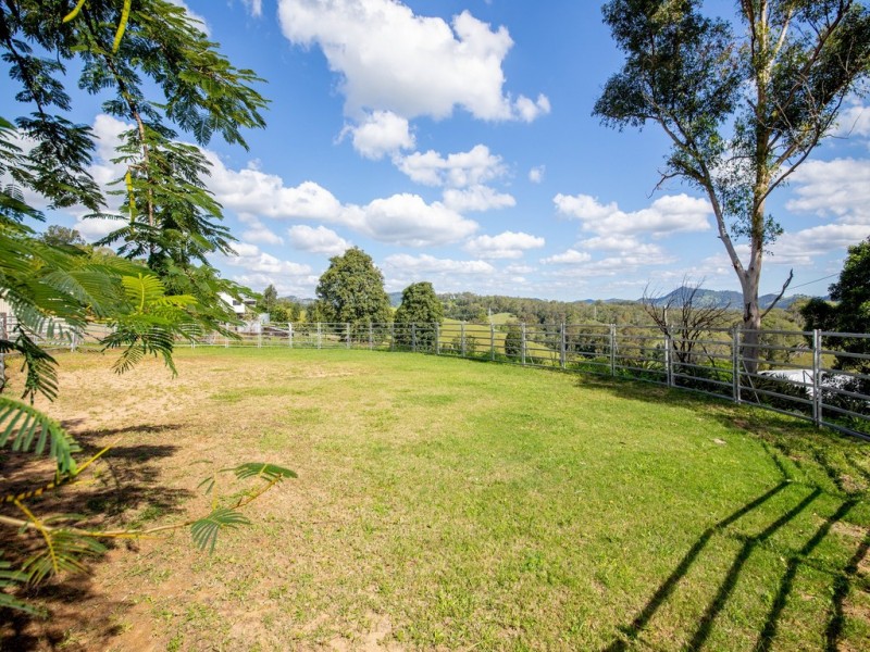 34 Kernke Road, Mcintosh Creek QLD 4570