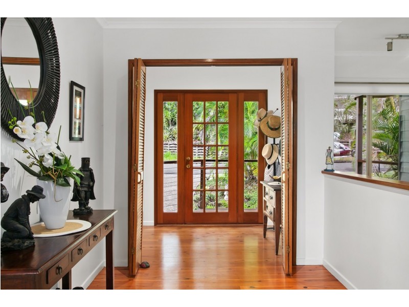11 Moonare Crescent, Noosa Heads QLD 4567