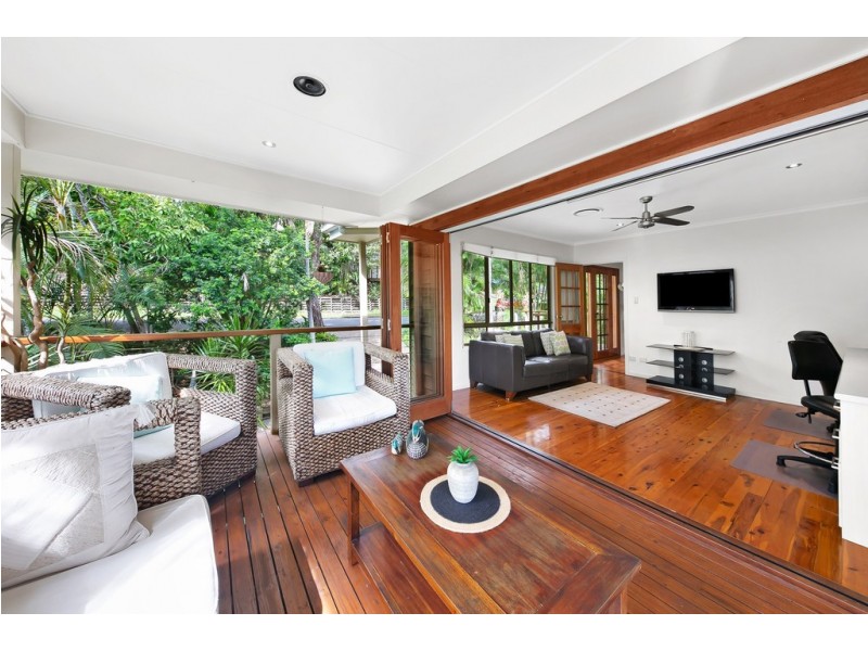 11 Moonare Crescent, Noosa Heads QLD 4567