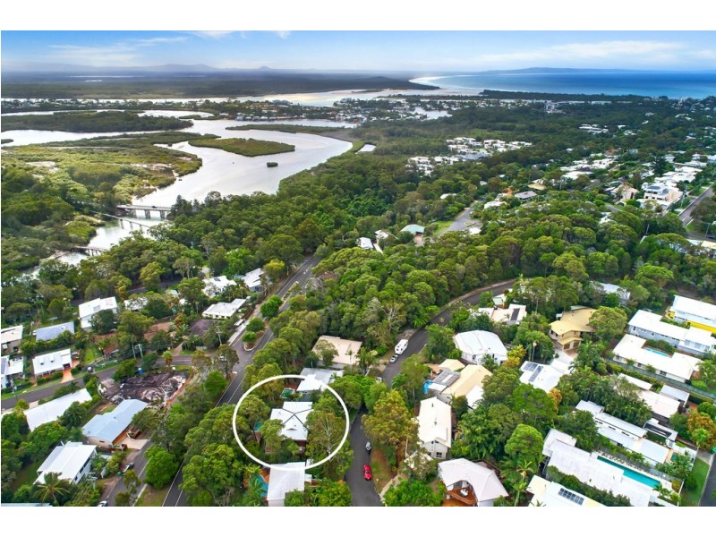 11 Moonare Crescent, Noosa Heads QLD 4567