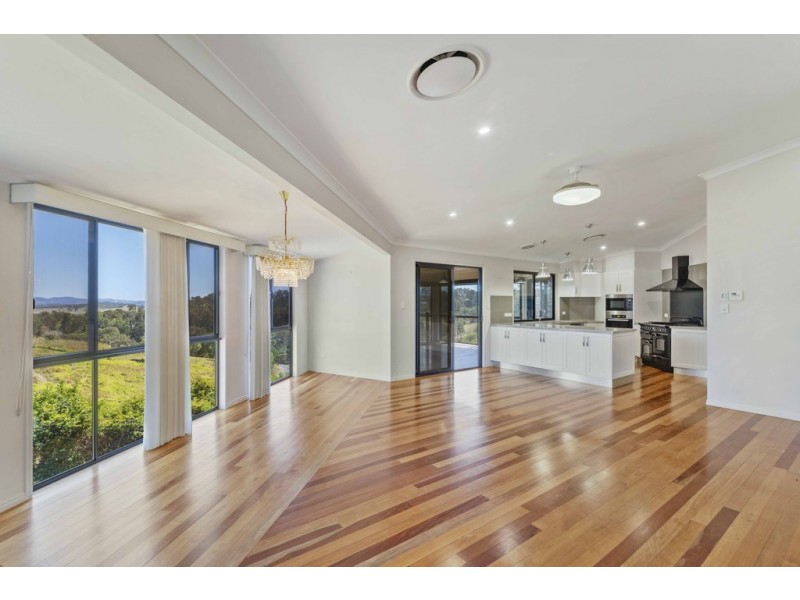 12 Oak Court, Carters Ridge QLD 4563