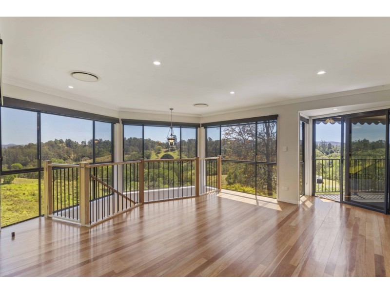 12 Oak Court, Carters Ridge QLD 4563