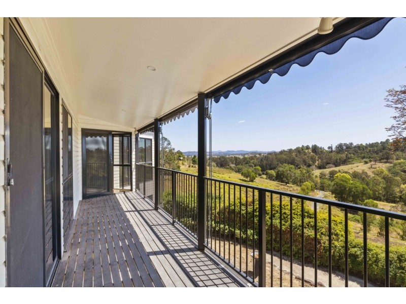 12 Oak Court, Carters Ridge QLD 4563