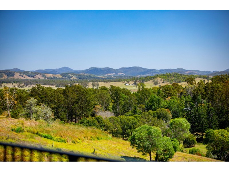 12 Oak Court, Carters Ridge QLD 4563