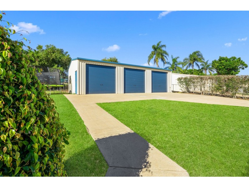 3 Deakin Court, Southside QLD 4570