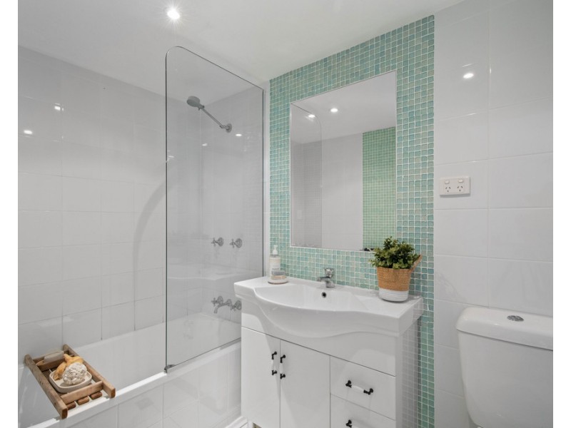 1/20 Orealla Crescent, Sunrise Beach QLD 4567