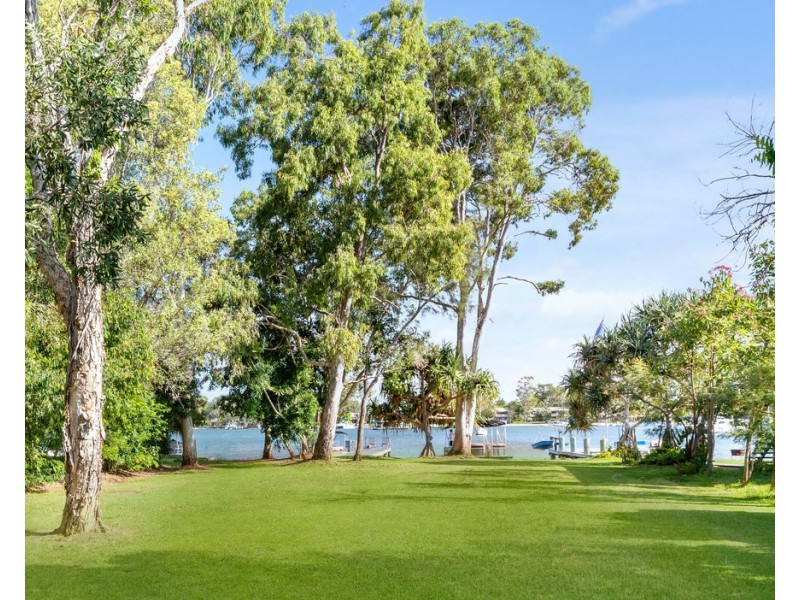 10 Wygani Drive, Noosa North Shore QLD 4565