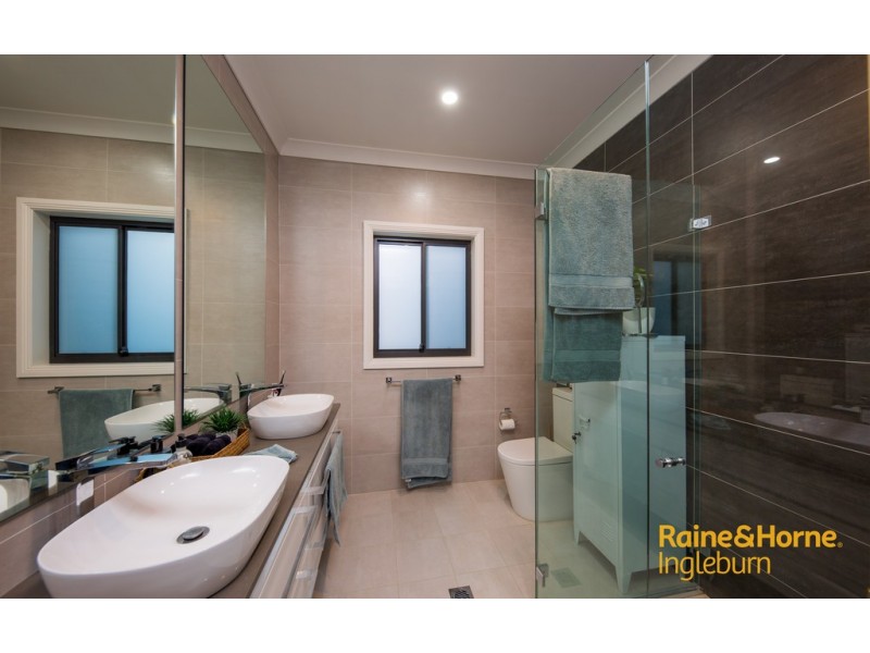 19 GUILLEMONT ROAD, Edmondson Park NSW 2174