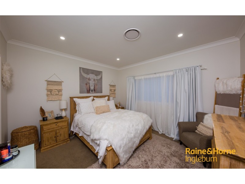 19 GUILLEMONT ROAD, Edmondson Park NSW 2174