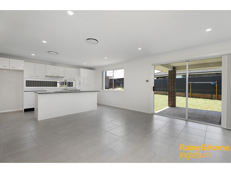 21 GEDDES STREET, Spring Farm NSW 2570