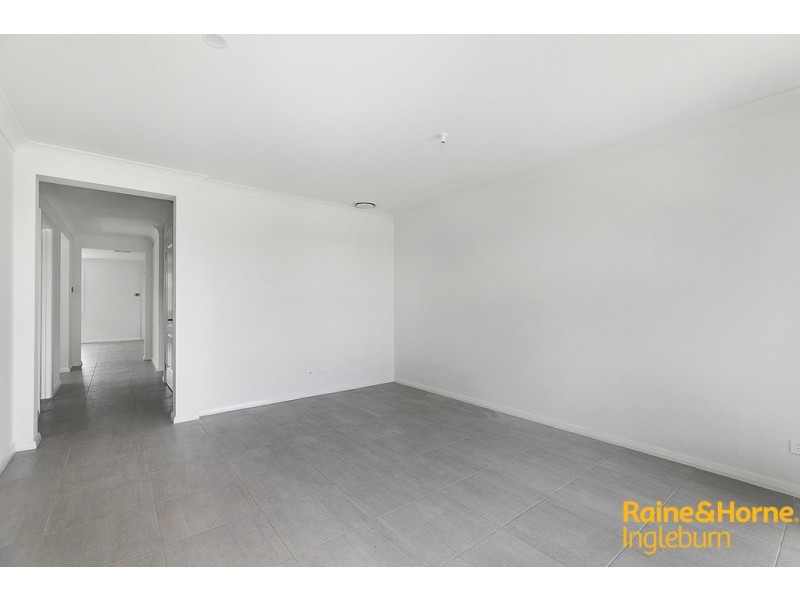 21 GEDDES STREET, Spring Farm NSW 2570