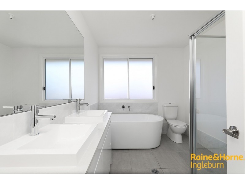 21 GEDDES STREET, Spring Farm NSW 2570