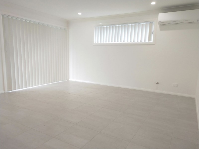 21 GEDDES STREET, Spring Farm NSW 2570